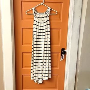 Black and White Liz Lange Maternity Dress